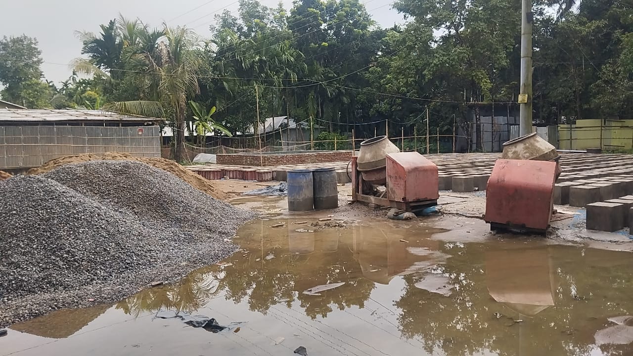 লামায় ব্লক নির্মাণে অনিয়ম, তীব্র শব্দ দূষণে ক্ষুব্ধ গ্রামবাসী