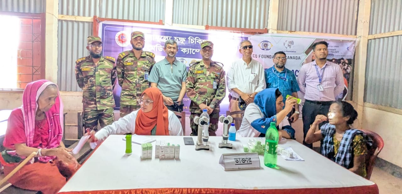 মহালছড়ি দুর্গম পাহাড়ের মানুষের ঘরে সেনাসদস্যদের চিকিৎসা সেবা: দিনব্যাপী মেডিকেল ক্যাম্পে রোগীদের ভিড়