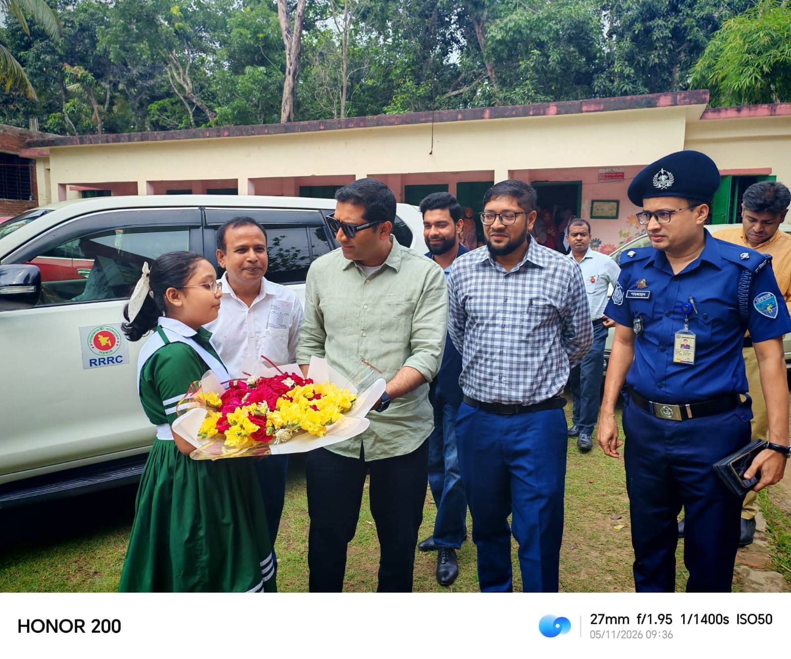 লামায় শিক্ষা প্রতিমন্ত্রী ববি হাজ্জাজ বিদ্যালয় পরিদর্শন করেন