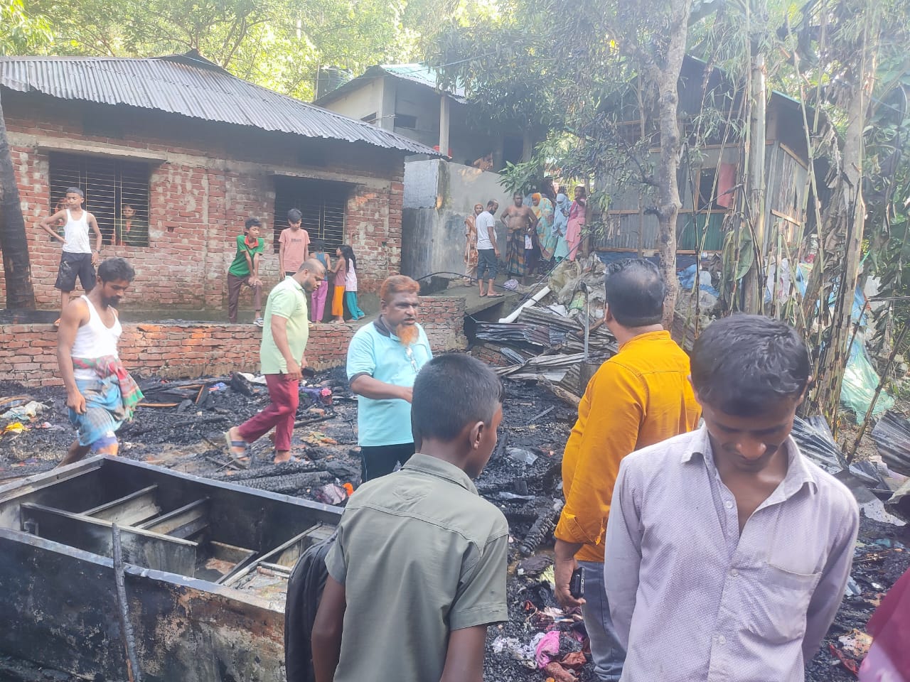 লামায় বিএডিসি শ্রমিকের বসতঘর ভস্মীভূত