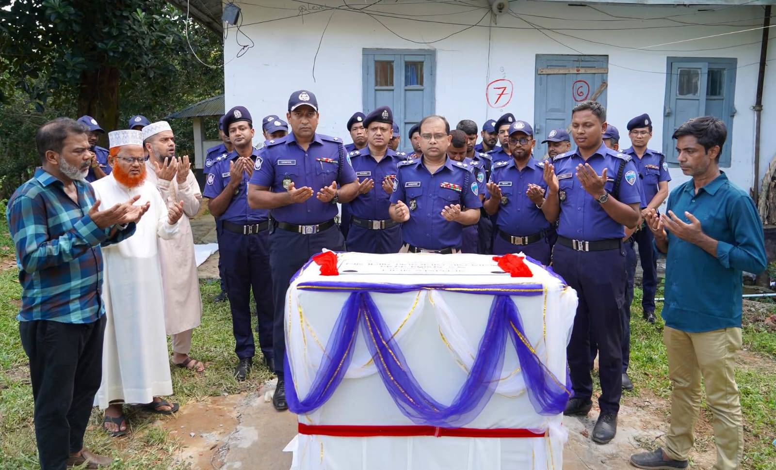 আধুনিক পুলিশিং সেবায় নতুন মাইলফলক: খাগড়াছড়ি থানার নতুন ভবন নির্মাণ কাজের শুভ উদ্বোধন
