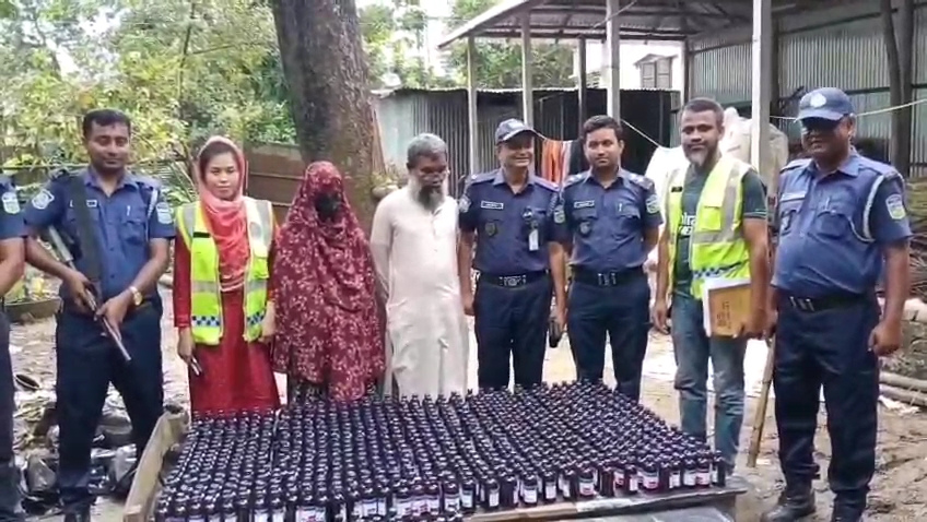 নেত্রকোণার দুর্গাপুরে বিপুল পরিমাণ ফেনসিডিলসহ আটক ২, মূল অভিযুক্ত পলাতক